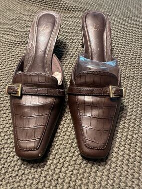 Men's Brown Croc-Embossed Slip-On Loafers